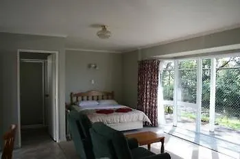Utuhina Hot Springs Lodge Rotorua
